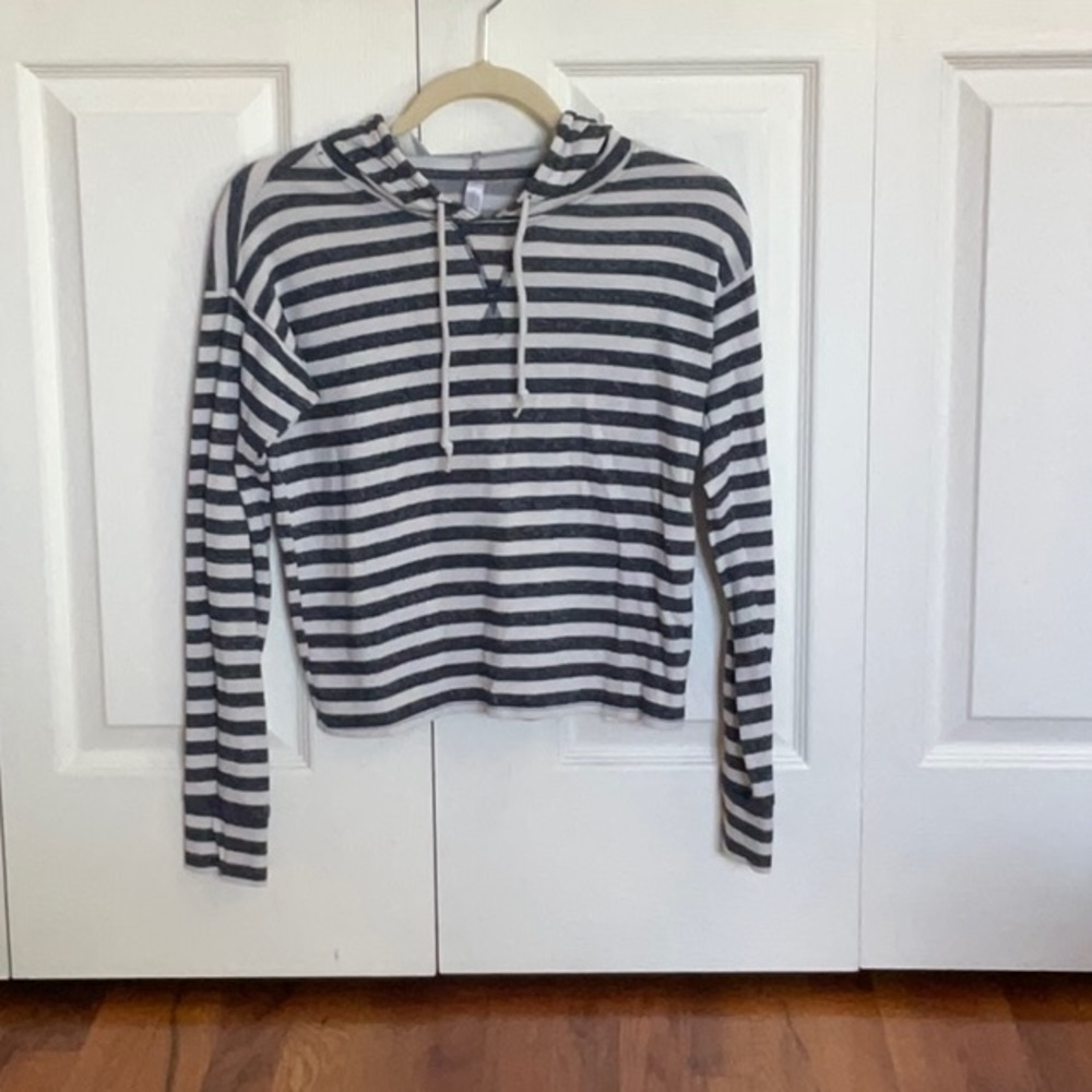 Cropped blue and white stripped hoodie from Aeropostale